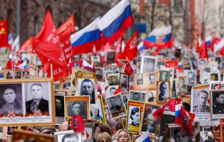 Присоединяйся к Бессмертному полку и почти память своих предков.